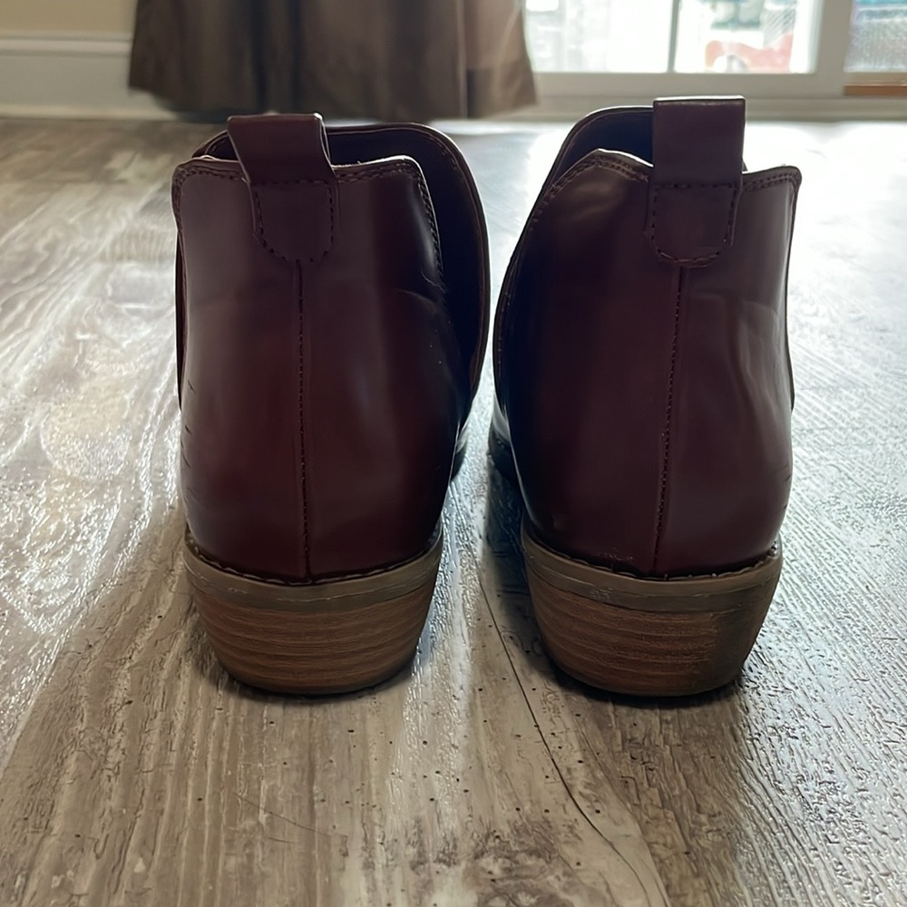 Universal Thread Size 11 Slip On Bootie - image 3